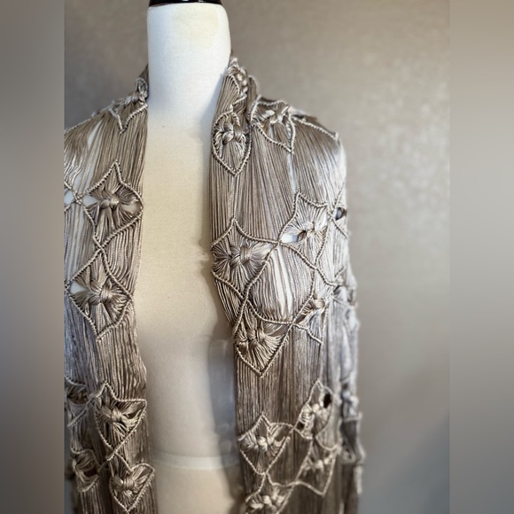 Chico’s Gorgeous shrug - Picture 4 of 9